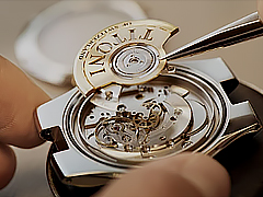 尼芙尔手表进灰后需要哪些清理步骤？