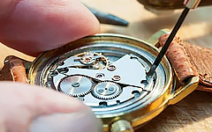 尼芙尔手表表盘刮花怎么修复？（尼芙尔手表表盘划痕修复全流程）