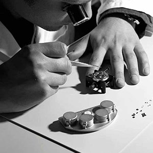 尼芙尔手表受潮的原因最可能是哪些？